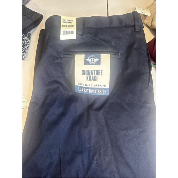 Dockers Other - NWT- Men’s Dockers Signature Khaki pants, size 44